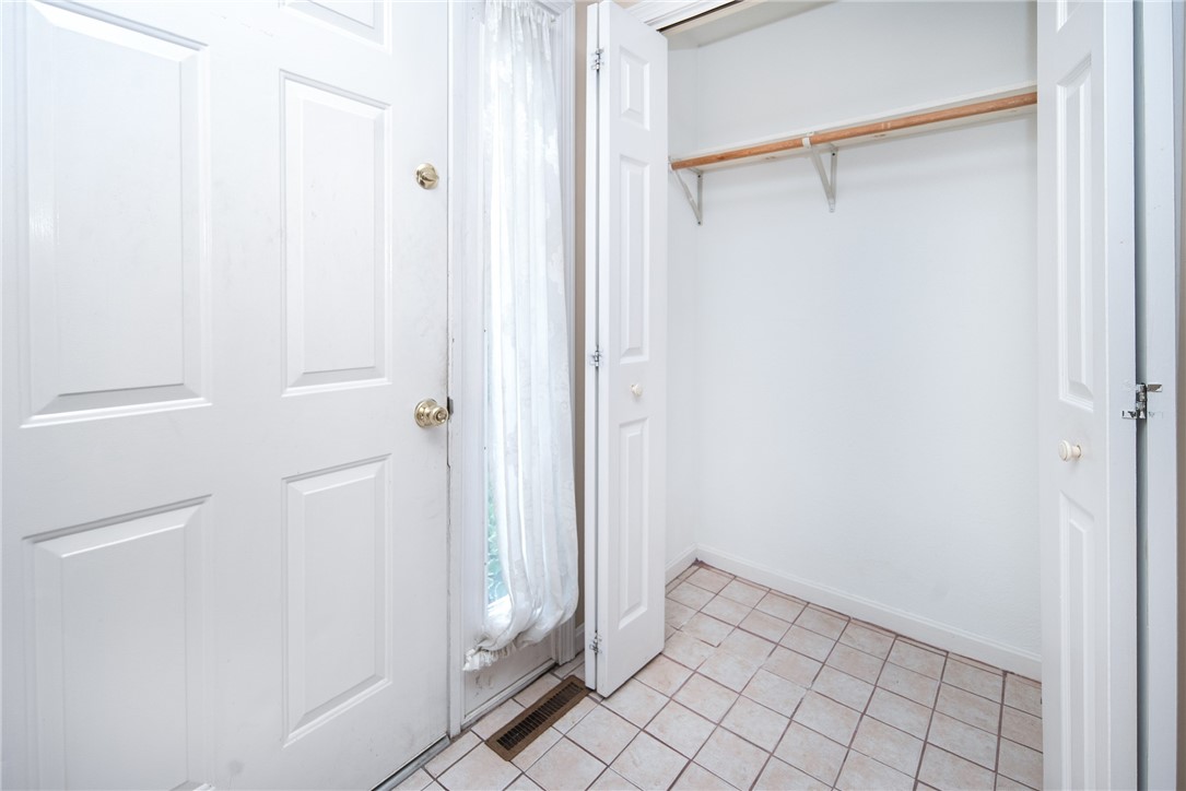 161 West Shore Road, Unit C5 Warwick, RI 02889 - Photo 7 of 25