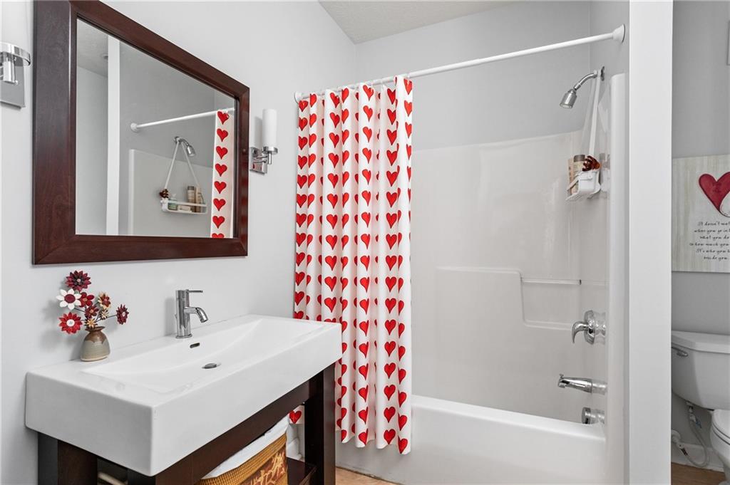 1040 Shadow Ridge Road Indianapolis, IN 46280 - Photo 17 of 23 Gallery Image 17
