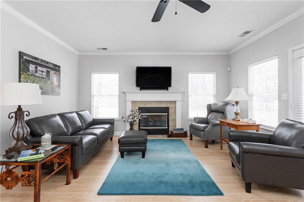 1040 Shadow Ridge Road Indianapolis, IN 46280 - Photo 4 of 23 Gallery Image 4