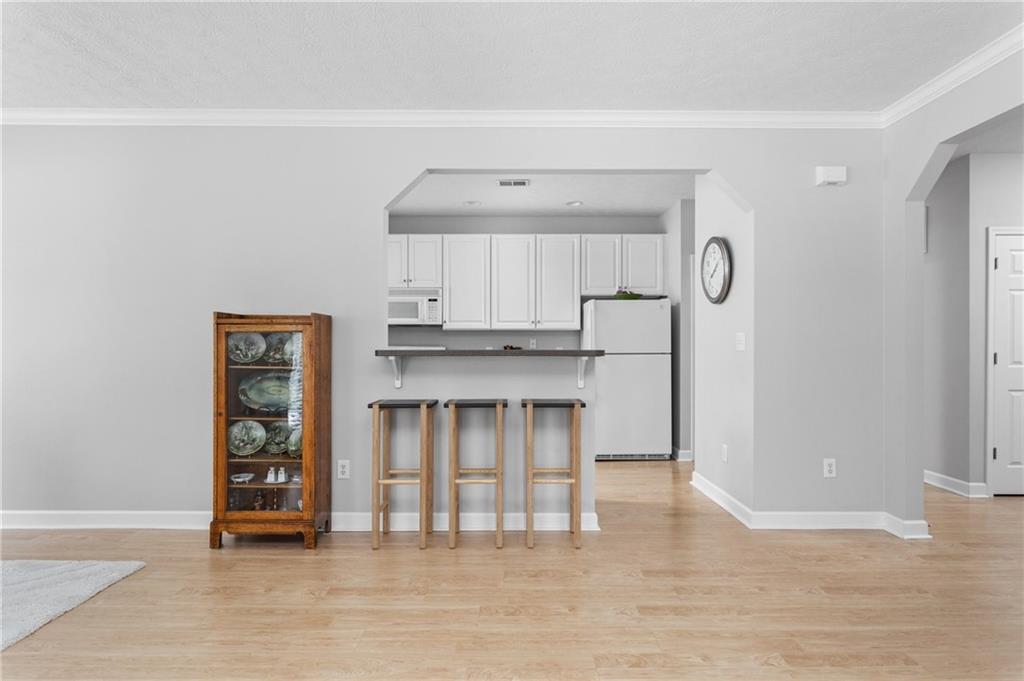 1040 Shadow Ridge Road Indianapolis, IN 46280 - Photo 6 of 23 Gallery Image 6