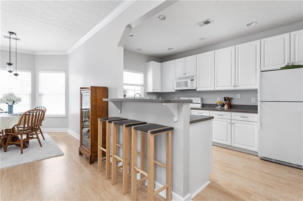 1040 Shadow Ridge Road Indianapolis, IN 46280 - Photo 7 of 23 Gallery Image 7