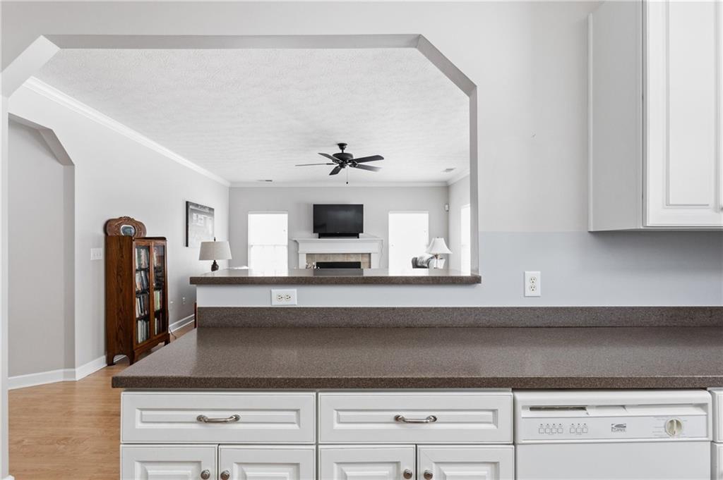 1040 Shadow Ridge Road Indianapolis, IN 46280 - Photo 10 of 23 Gallery Image 10