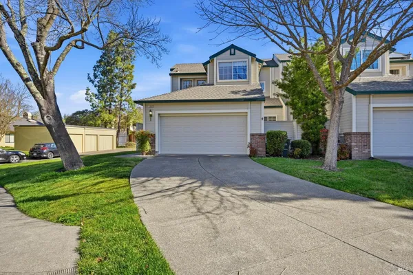 $739,900 | 1005 Woodlake Drive, Santa Rosa, CA 95405