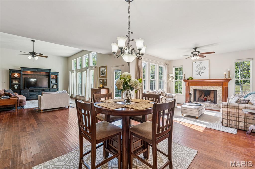 409 Griffith Lane Chesterfield, MO 63005 - Photo 12 of 41