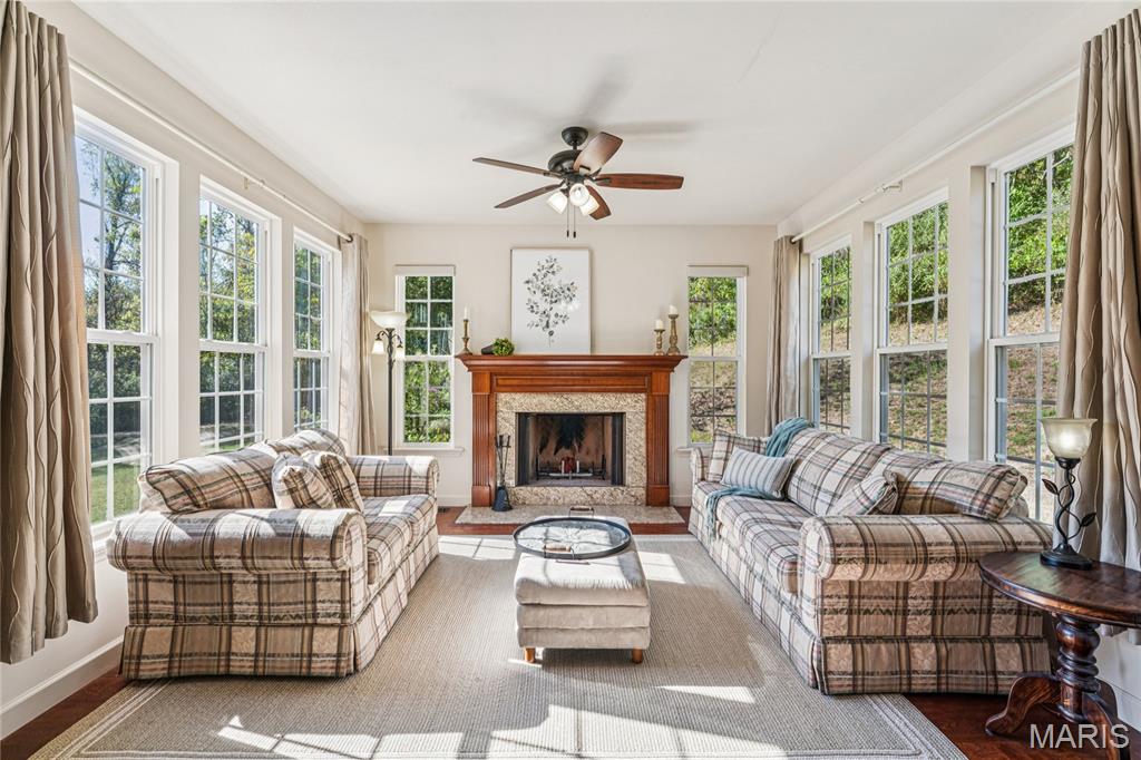 409 Griffith Lane Chesterfield, MO 63005 - Photo 14 of 41