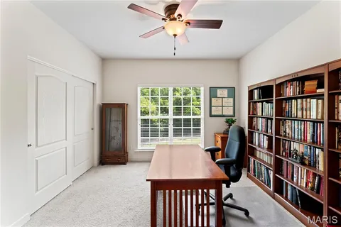 $975,000 | 409 Griffith Lane, Chesterfield, MO 63005