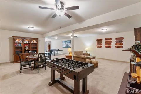 $975,000 | 409 Griffith Lane, Chesterfield, MO 63005