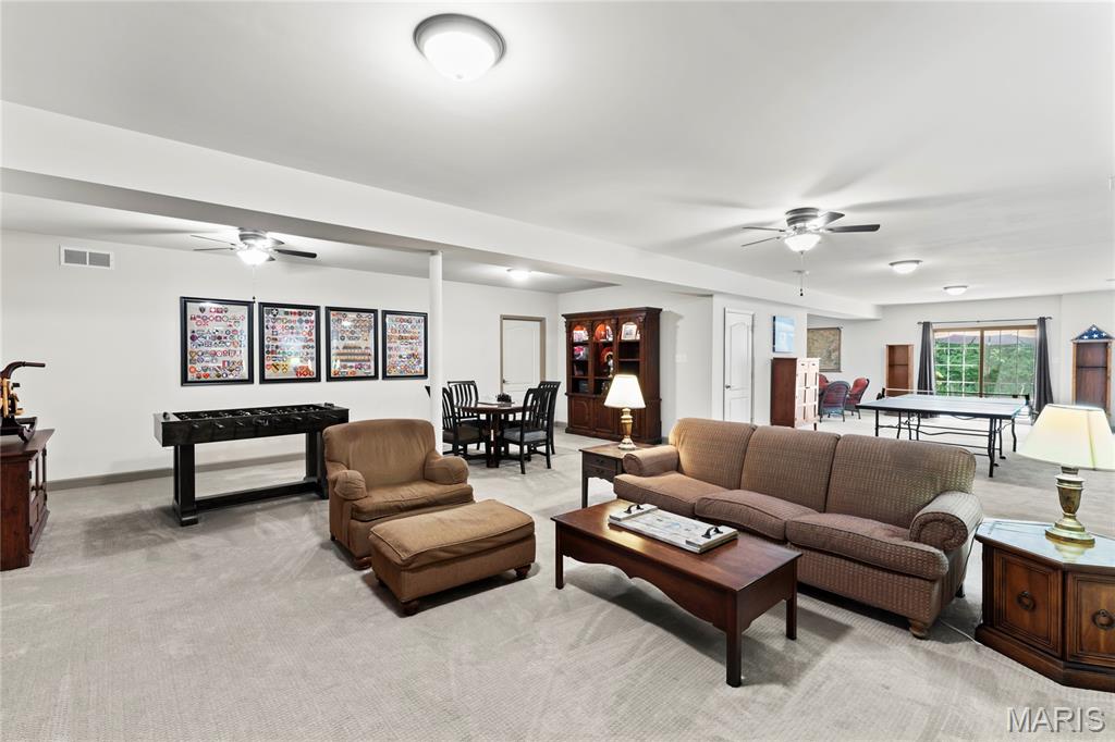 409 Griffith Lane Chesterfield, MO 63005 - Photo 23 of 41