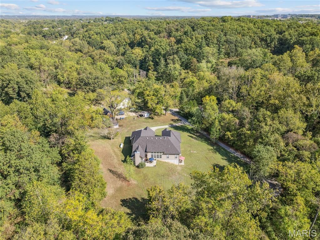 409 Griffith Lane Chesterfield, MO 63005 - Photo 32 of 41