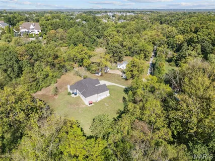 $975,000 | 409 Griffith Lane, Chesterfield, MO 63005