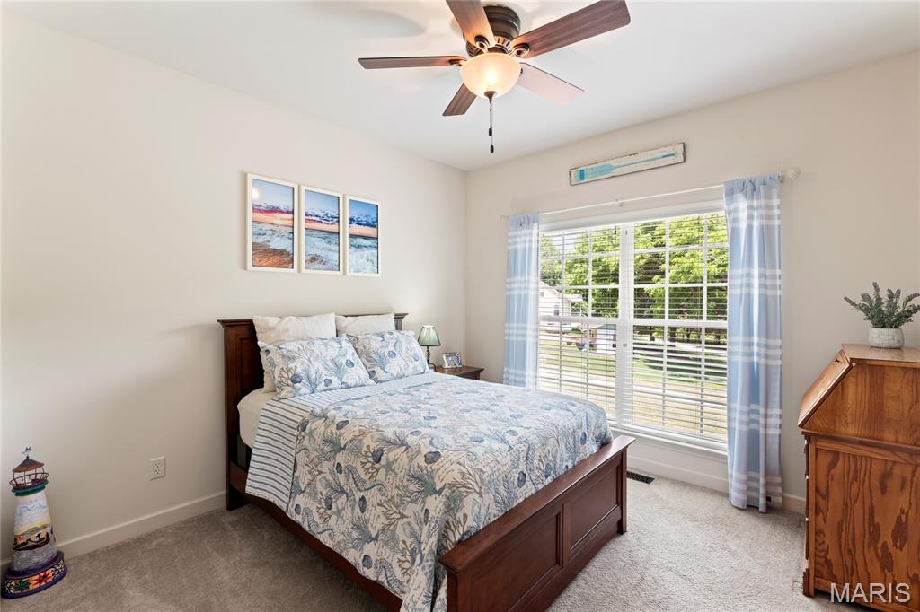 409 Griffith Lane Chesterfield, MO 63005 - Photo 8 of 41