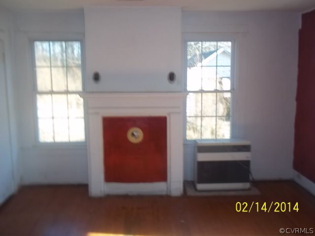 359 Sandy Road Diggs, VA 23045 - Photo 7 of 9 an empty room with windows