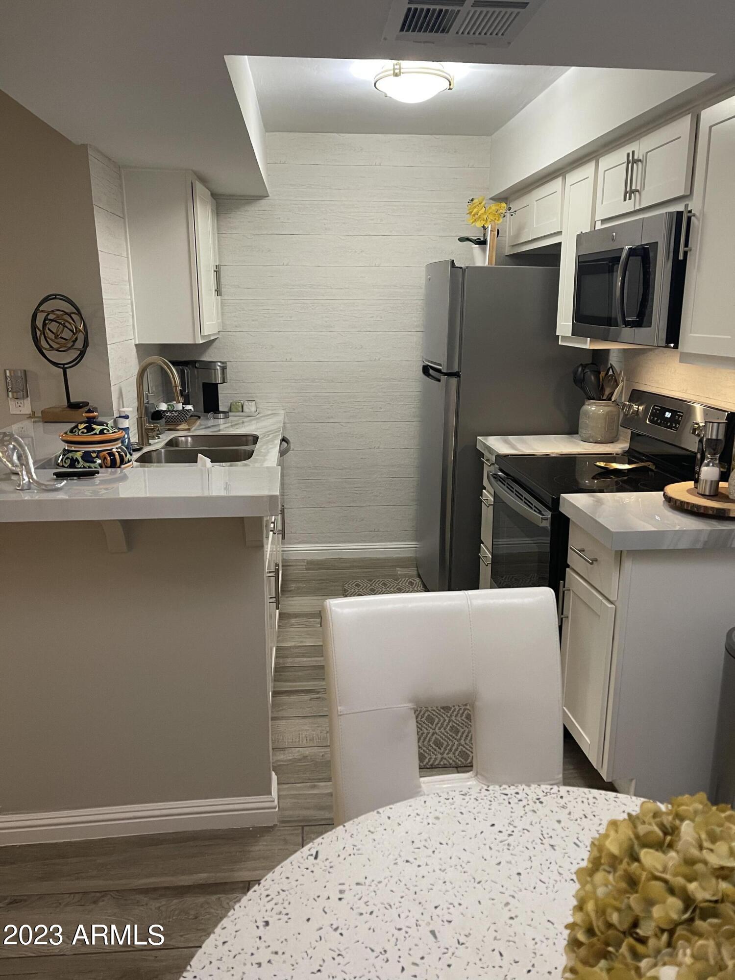 4444 East Paradise Village Parkway North, Unit 160 Phoenix, AZ 85032 - Photo 7 of 16 A5671934-33CF-4AEA-9AA3-FDBDBF0C8012