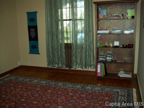46 North Fox Mill Lane Springfield, IL 62712 - Photo 8 of 11 Gallery Image 8