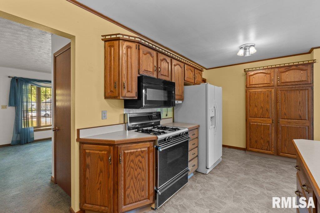 3305 39th Street Moline, IL 61265 - Photo 7 of 35 Gallery Image 7