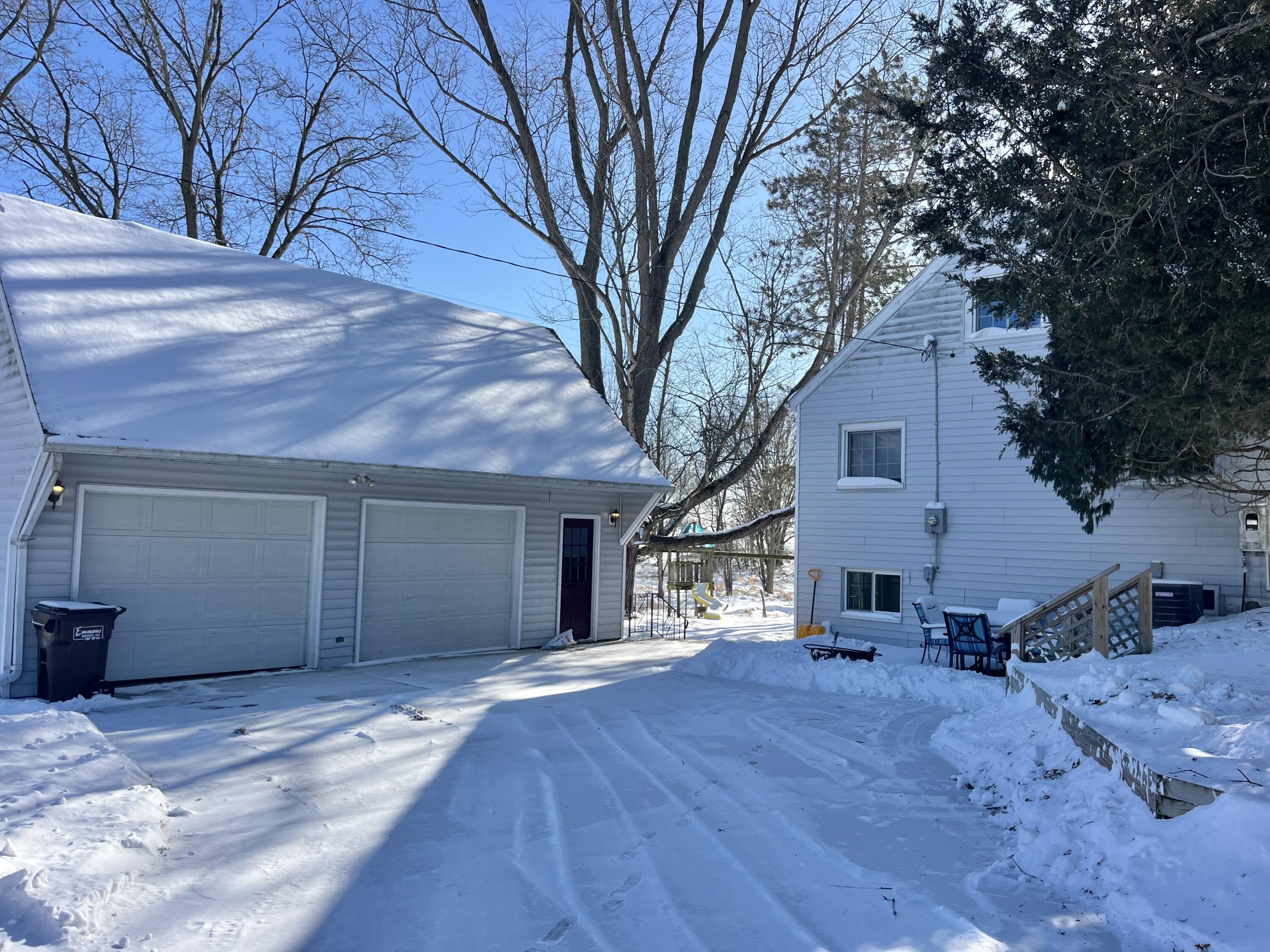 5949 Draper Road Jackson, MI 49201 - Photo 8 of 44 8