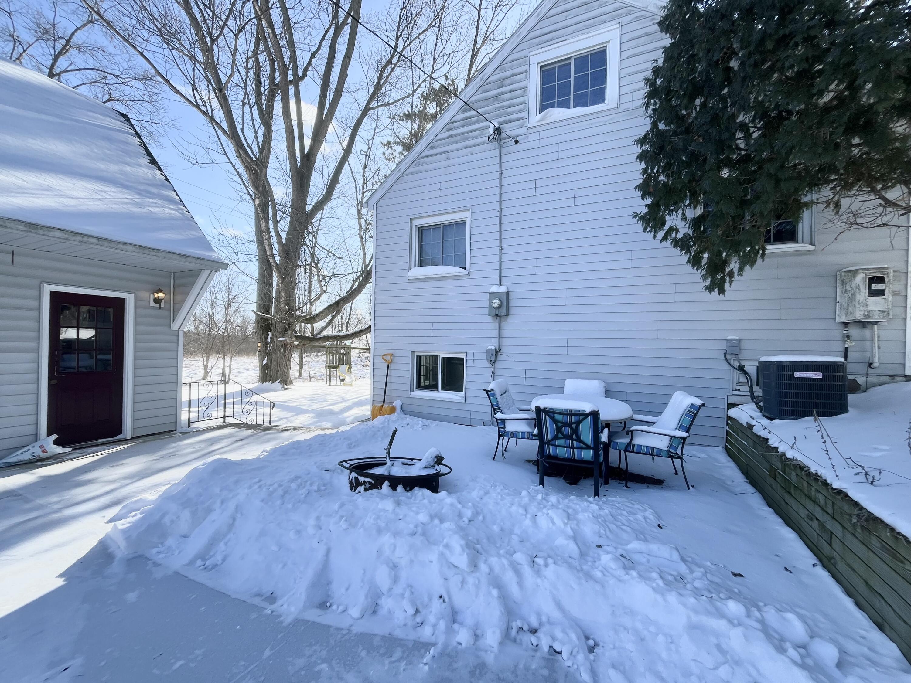 5949 Draper Road Jackson, MI 49201 - Photo 9 of 44 9