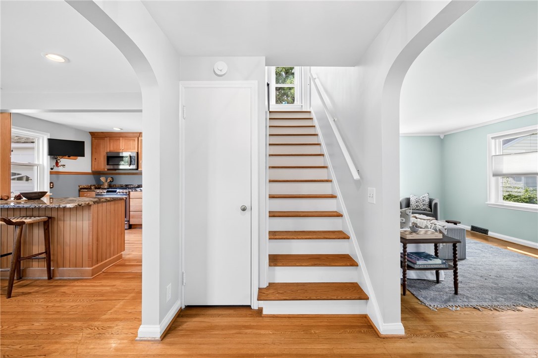 149 Yorkshire Road Irondequoit, NY 14609 - Photo 9 of 22 Foyer