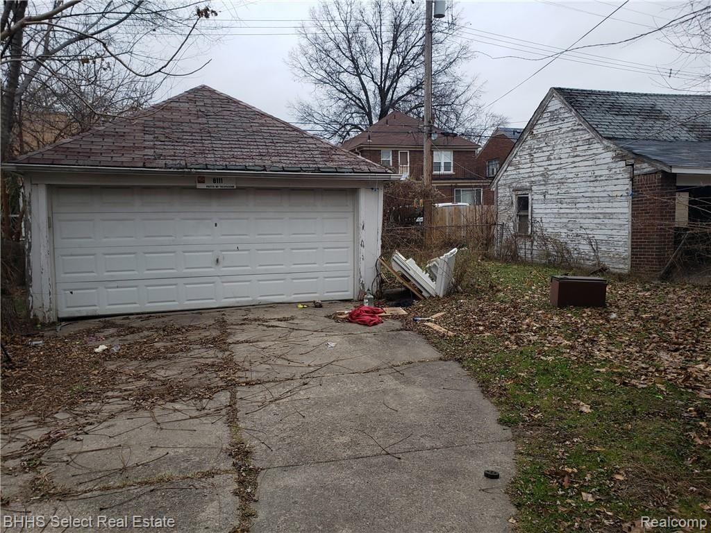 8111 Rolyat Street Detroit, MI 48234 - Photo 4 of 17