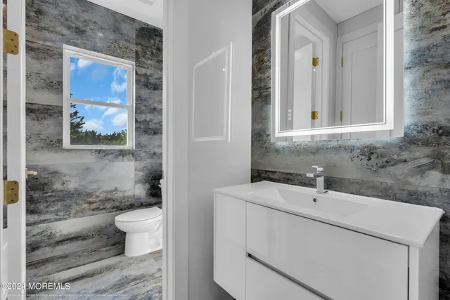 $1,800,000 | 1005 Harbor Drive, Toms River, NJ 08755