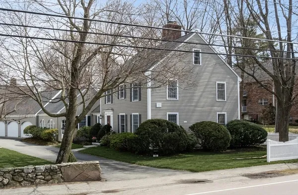$900,000 | 125 North Street, Unit 1, Medfield, MA 02052