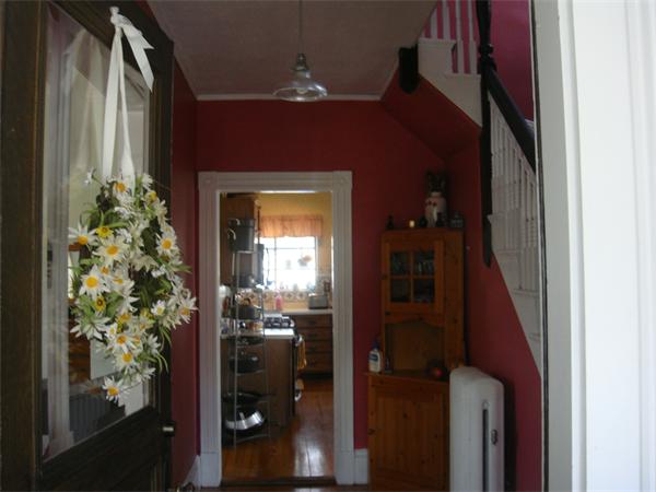 42 Thomas Road Swampscott, MA 01907 - Photo 5 of 21 Gallery Image 5