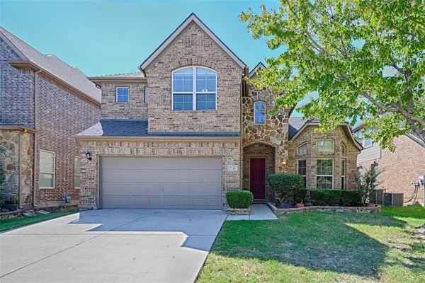 $2,700 | 1216 Realoaks Drive, Fort Worth, TX 76131
