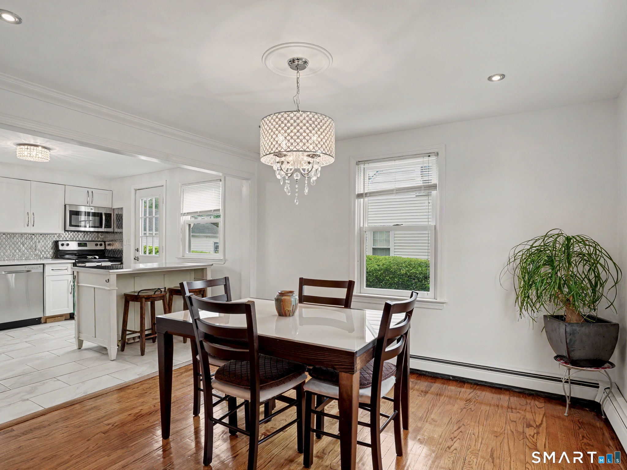 439 Stillson Road Fairfield, CT 06824 - Photo 6 of 22