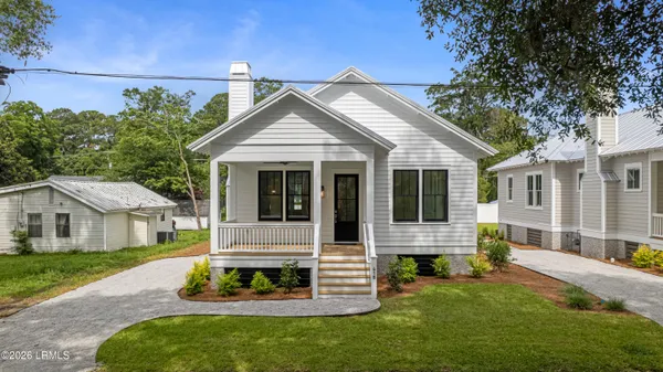 $2,400 | 418 Waight Street, Beaufort, SC 29902