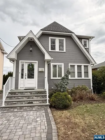 $949,000 | 1130 Abbott Boulevard, Fort Lee, NJ 07024