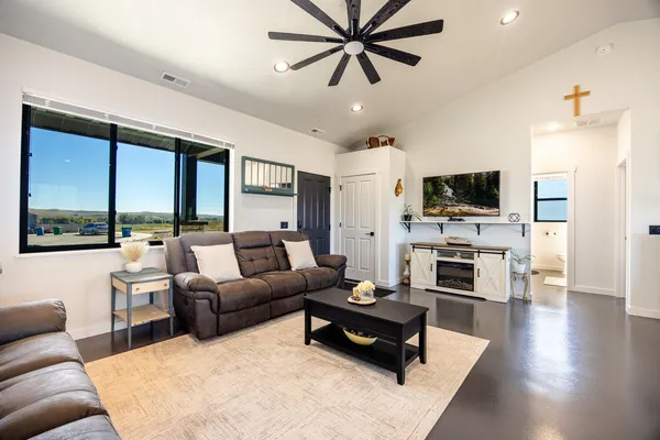 $575,000 | 1495 Oxbow Drive, Sheridan, WY 82801