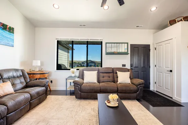 $575,000 | 1495 Oxbow Drive, Sheridan, WY 82801