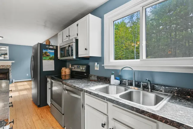 $425,000 | 38 Holly View Drive, New Ipswich, NH 03071