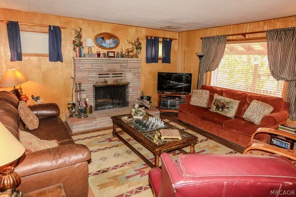 $1,550 | 43246 Bow Canyon Road, Big Bear Lake, CA 92315