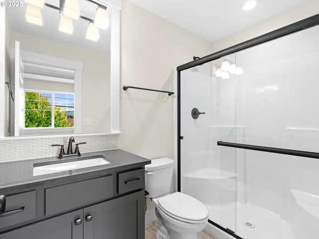 $3,909,100 | 7673 North Kellogg Street, Portland, OR 97203