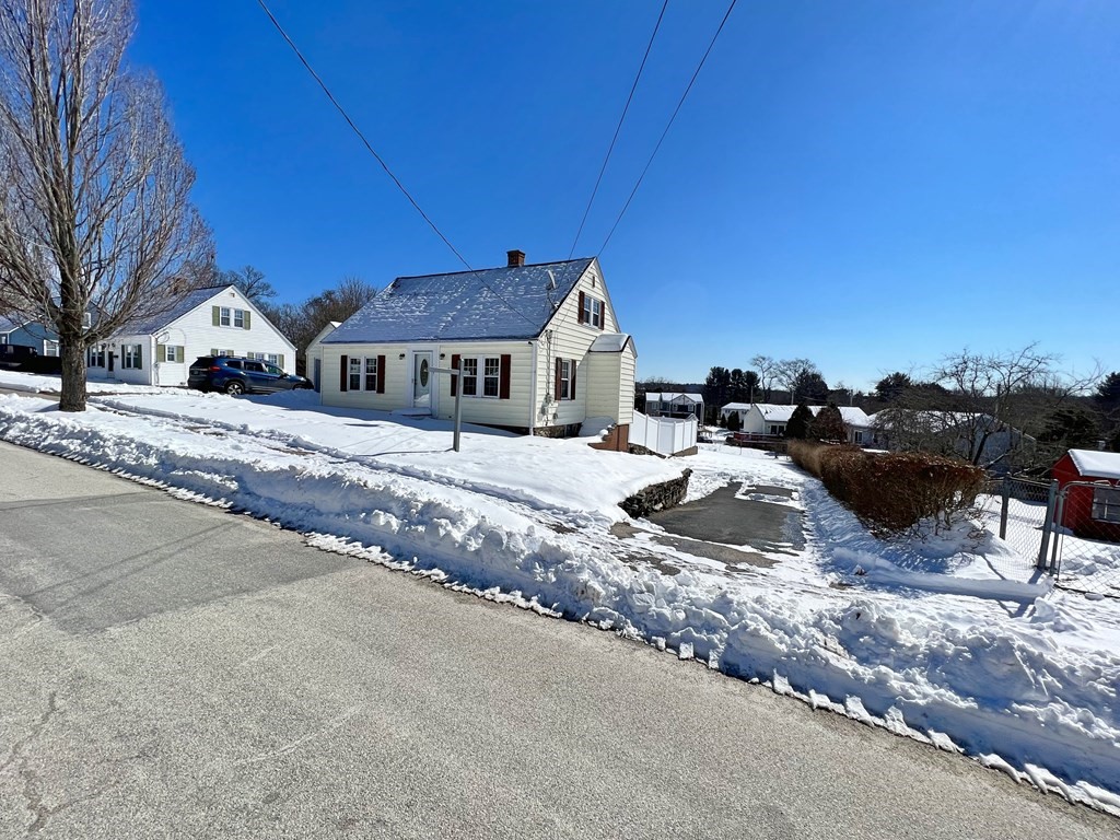 19 Harwich Street Worcester, MA 01607 - Photo 2 of 42 Gallery Image 2