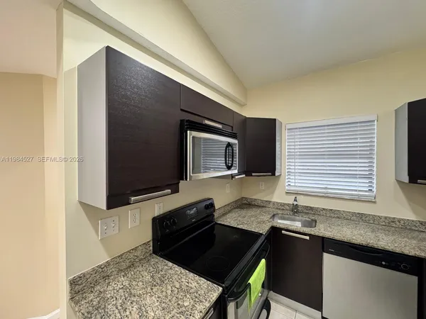 $1,850 | 11207 Royal Palm Boulevard, Unit 11207, Coral Springs, FL 33065