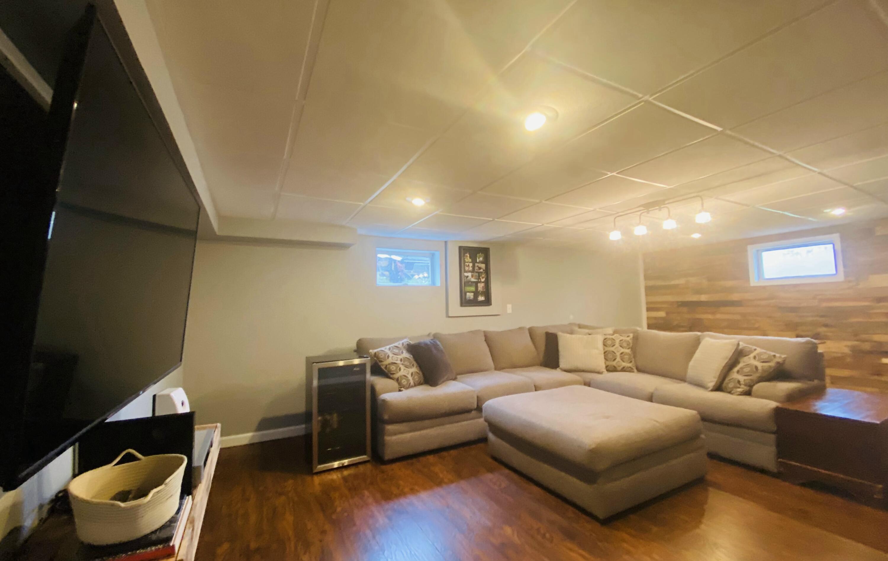 362 Mann Hill Road Holden, ME 04429 - Photo 26 of 30 Family Room/Living Room