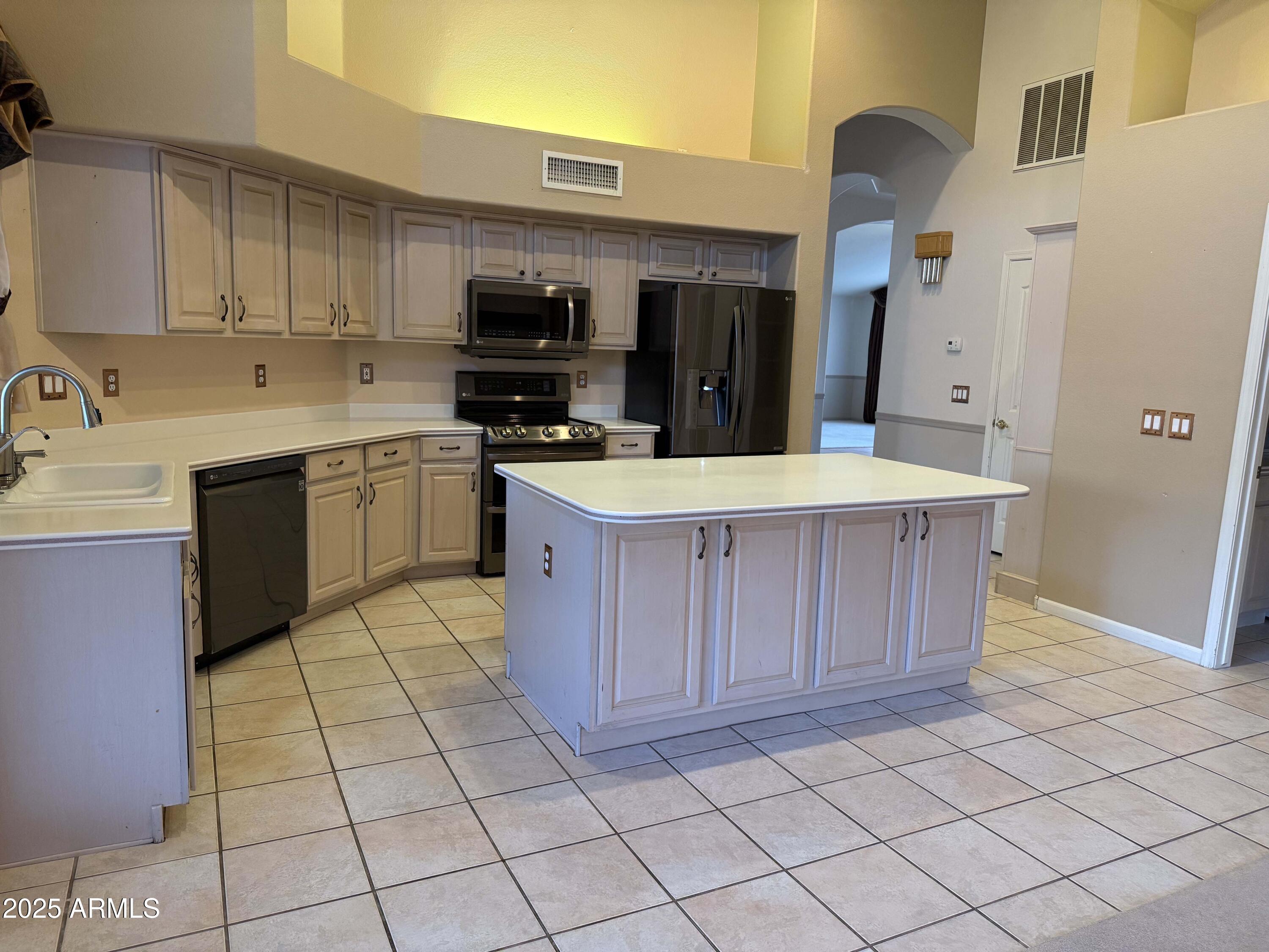 1308 East Horseshoe Avenue Gilbert, AZ 85296 - Photo 6 of 15 Kitchen 2