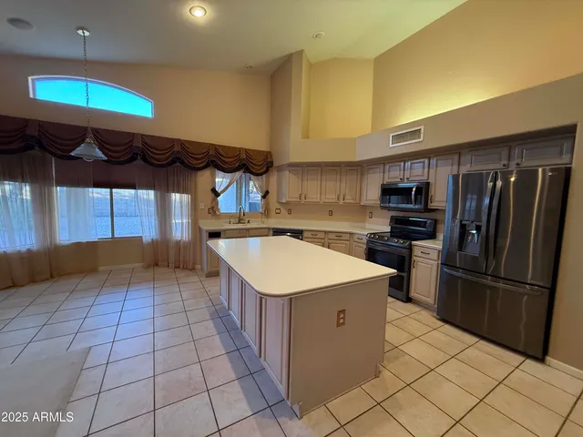 $3,200 | 1308 East Horseshoe Avenue, Gilbert, AZ 85296
