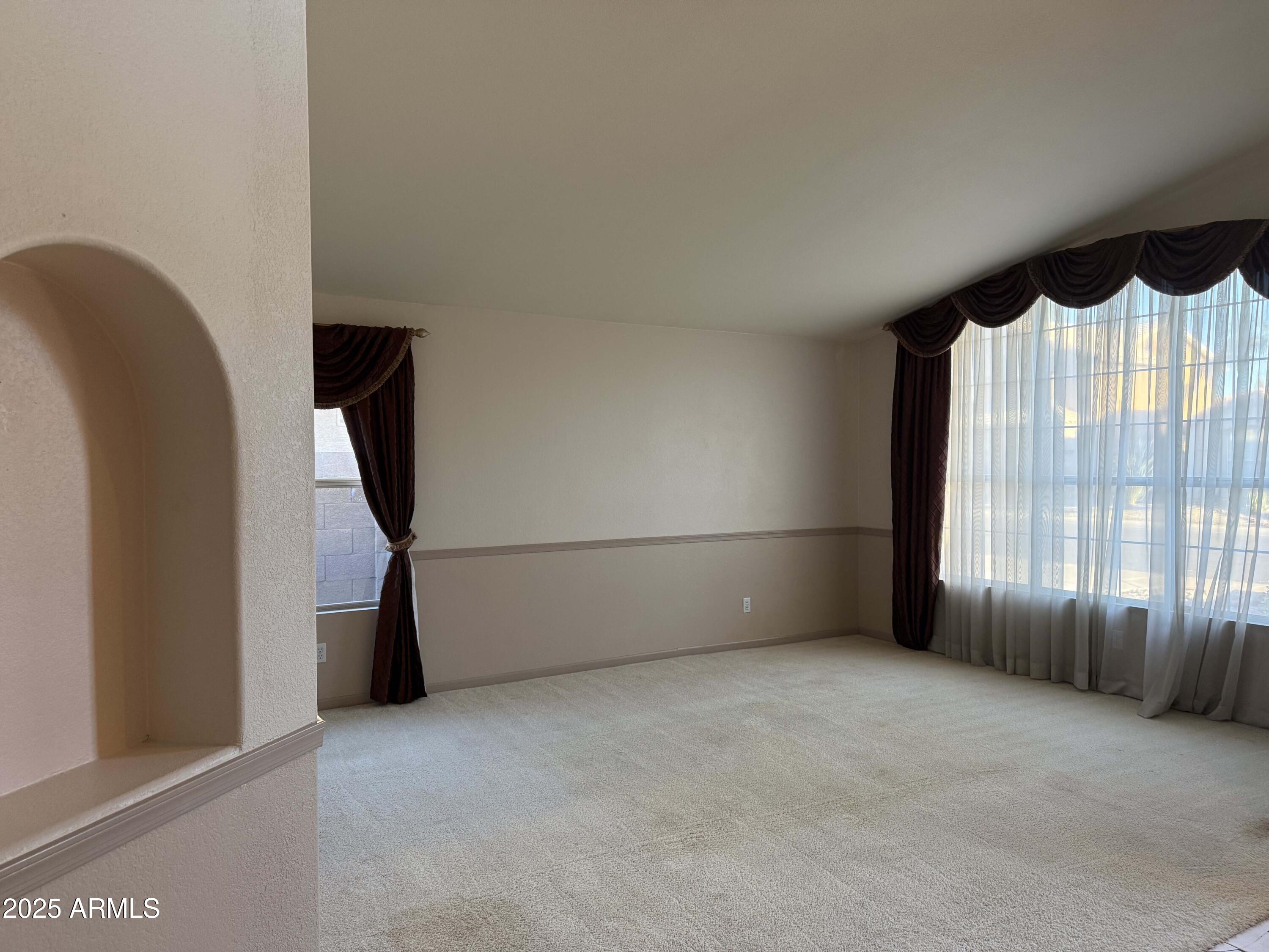 1308 East Horseshoe Avenue Gilbert, AZ 85296 - Photo 9 of 15 Living room