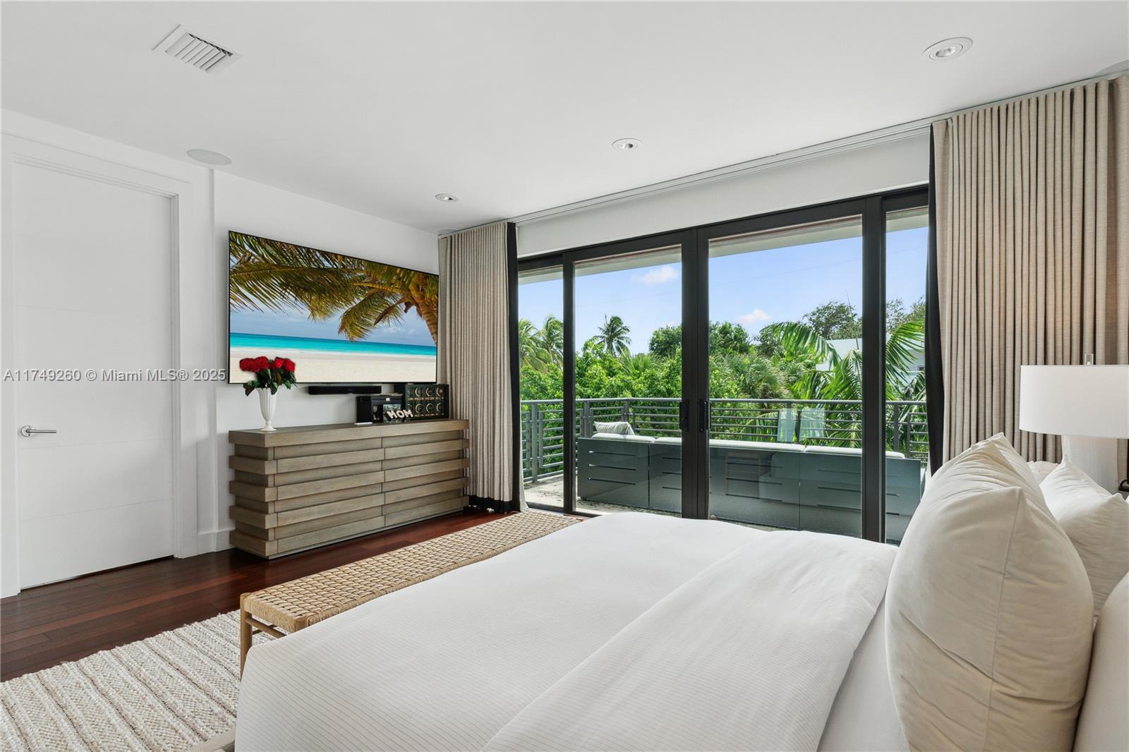 762 Fernwood Road Key Biscayne, FL 33149 - Photo 17 of 40