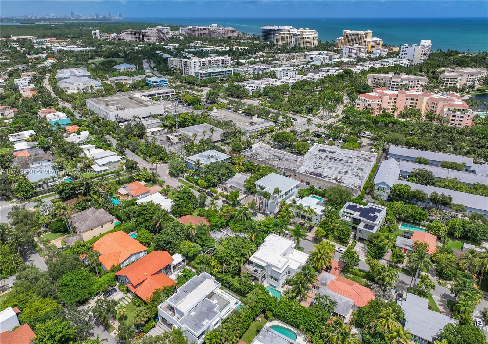 762 Fernwood Road Key Biscayne, FL 33149 - Photo 38 of 40