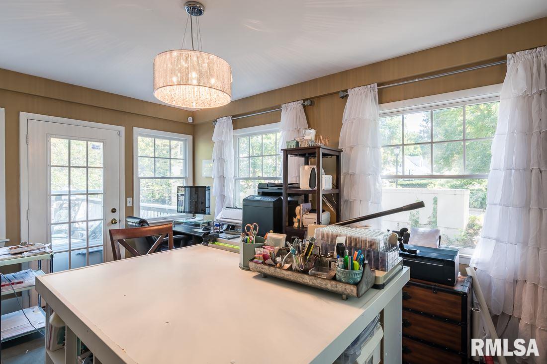 137 Forest Road Davenport, IA 52803 - Photo 13 of 24 Gallery Image 13