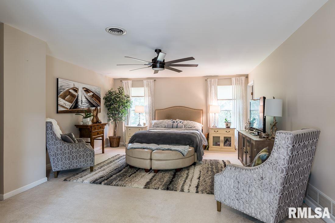 137 Forest Road Davenport, IA 52803 - Photo 17 of 24 Gallery Image 17