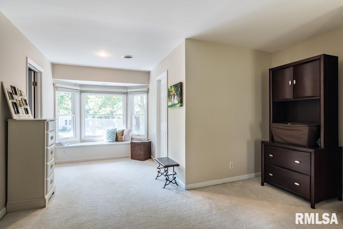 137 Forest Road Davenport, IA 52803 - Photo 18 of 24 Gallery Image 18