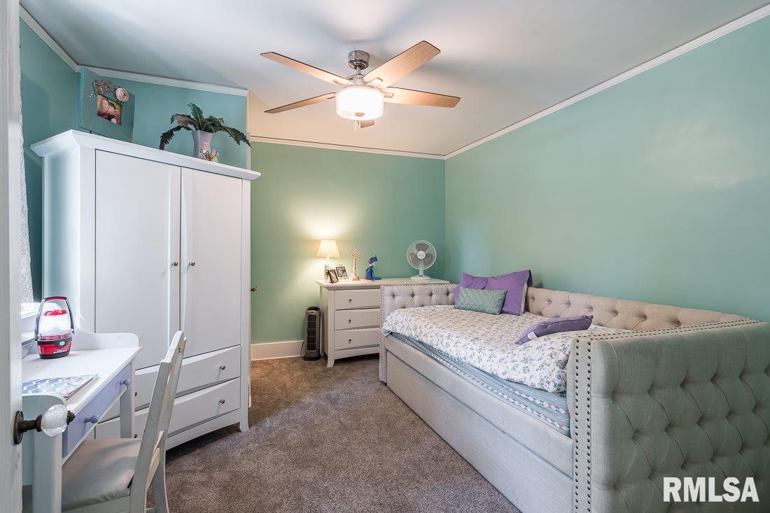 137 Forest Road Davenport, IA 52803 - Photo 20 of 24 Gallery Image 20