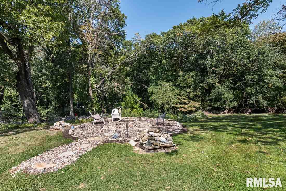 137 Forest Road Davenport, IA 52803 - Photo 5 of 24 Gallery Image 5