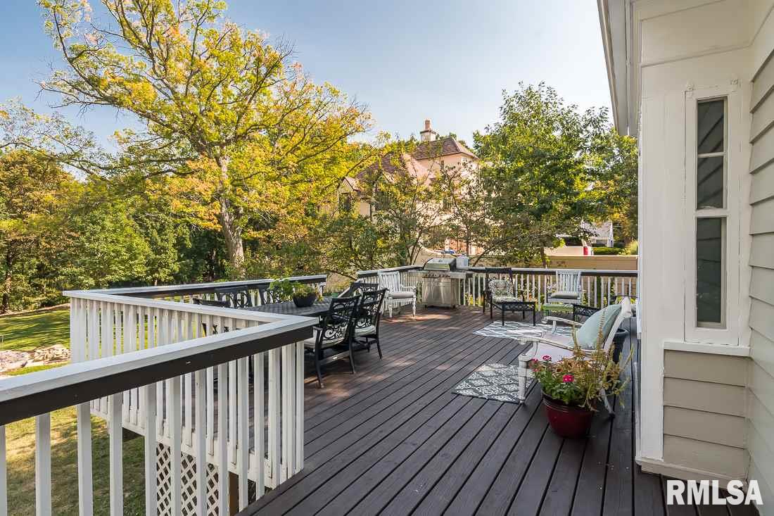 137 Forest Road Davenport, IA 52803 - Photo 6 of 24 Gallery Image 6