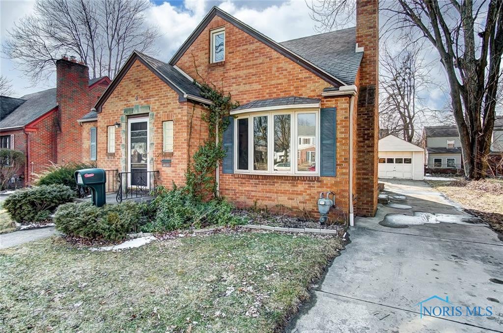 4131 Elmhurst Road Toledo, OH 43613 - Photo 1 of 34 Gallery Image 1